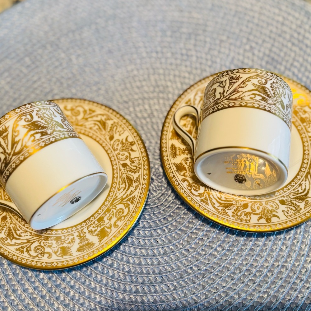 Wedgwood England Elegant Gold and White espresso Teacup Set Florentine